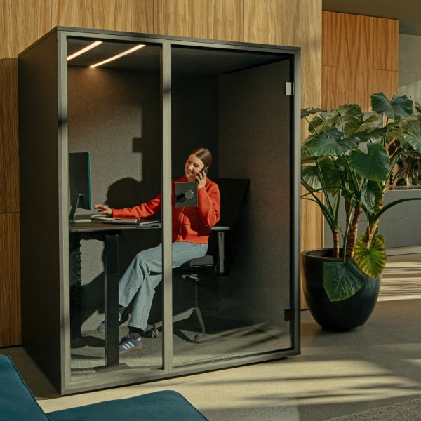 Berlin Acoustics Work schwarz mit geschlossener Rückwand