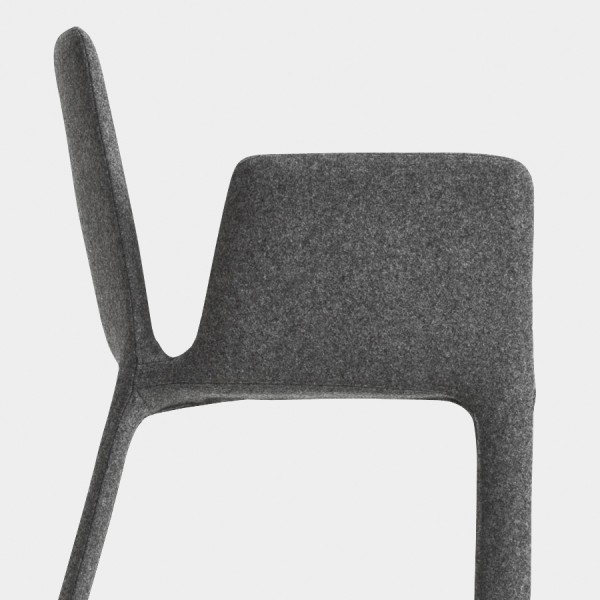 Kristalia Joko Stuhl gepolstert mit Armlehnen in Stoff Kvadrat Melange Grau 0170